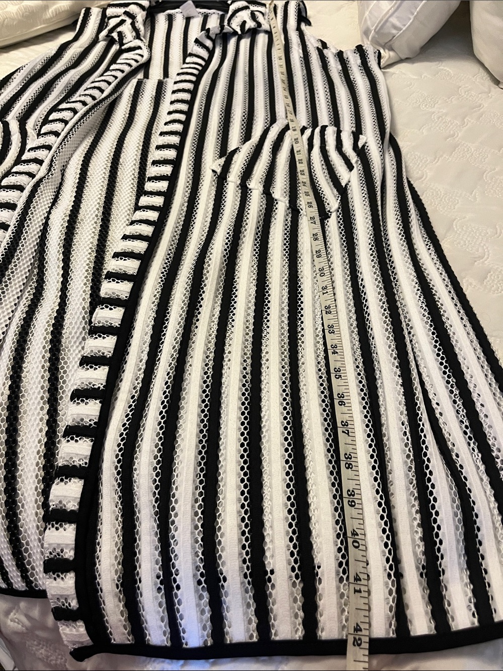 Striped Open Long  Cardigan Vest in Black and White - Picture 9 of 10